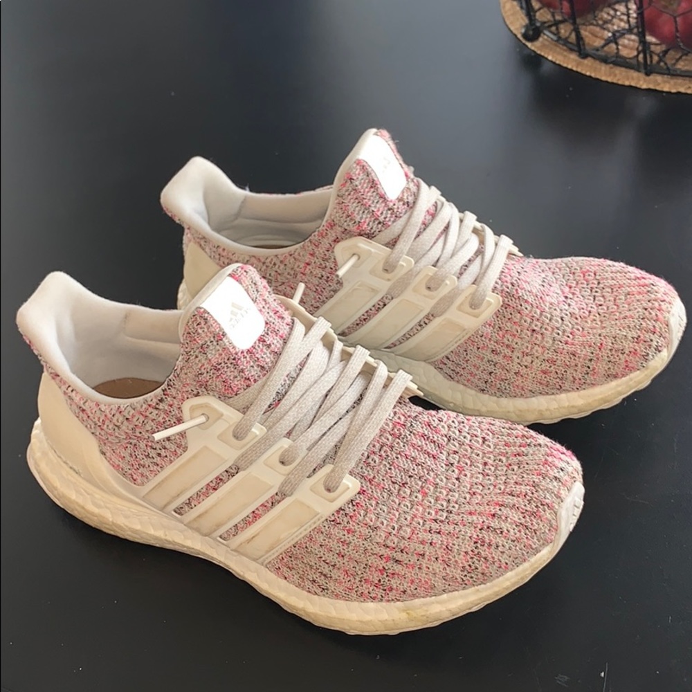 Women’s Ultra Boosts Size 9